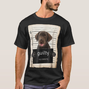 チョコララボのラブラドール犬のマグがバドミントンのバドミントンを撃 Tシャツ