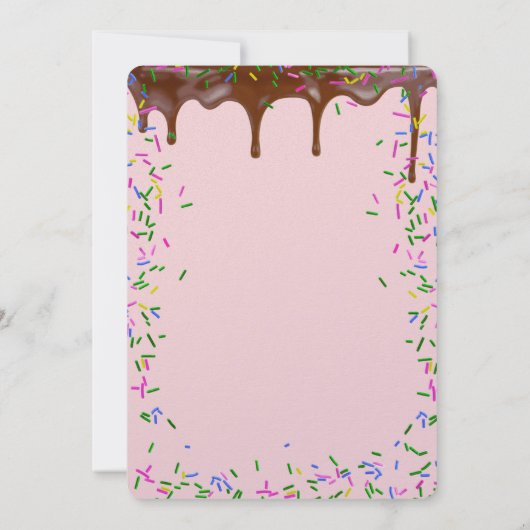 チョコレートのアイシングと振りかける誕生日付き7 招待状 (裏面)