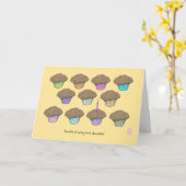 チョコレートのトウモロコシの利点のカップケーキ誕生日 カード (黄色い花)