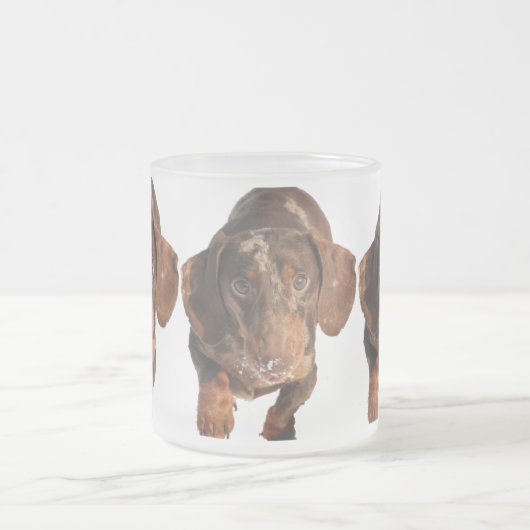 チョコレートはダックスフントによって曇らされるマグをまだらにします フロストグラスマグカップ (中央)