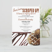 チョコレートアイスクリームスクープのワッフルブライダルシャワー 招待状 (スタンド正面)
