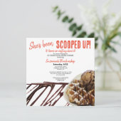 チョコレートアイスクリームスクープのワッフルブライダルシャワー 招待状 (スタンド正面)