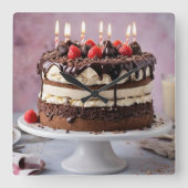 チョコレートクリームお誕生日ケーキとイチゴ スクエア壁時計 (正面)