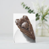 チョコレートケーキの高いビュー ポストカード (スタンド正面)