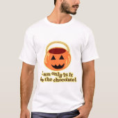 チョコレートハロウィーンかわいい漫画のスローガン Tシャツ (正面)