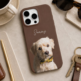 チョコレートブラウンのモダンな犬の写真と名前のスクリプト iPhone 16 PROケース