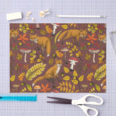 チョコレートブラウンの秋のキツネ 薄葉紙 (クラフト)