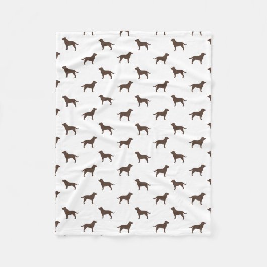 チョコレートラブラドル・レトリーバー犬はパターンのシルエットを描きます フリースブランケット (正面)