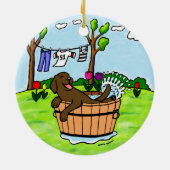 チョコレートラブラドールの子犬のプール セラミックオーナメント (裏面)