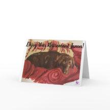 チョコレートラブラドールの犬がソファに置いてある – リタイアメントカード