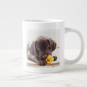 チョコレートラブラドール子犬とトイアヒル ジャンボコーヒーマグカップ