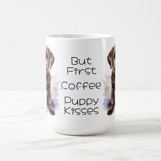 チョコレートラブラドール犬が最初の子犬キス コーヒーマグカップ (中央)
