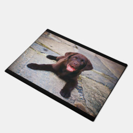 チョコレートラボの子犬 ドアマット