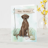 チョコレートラボ犬の誕生日標識 カード (黄色い花)