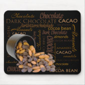 チョコレート愛好者がチップスをこぼしたアーモンド写真 マウスパッド (正面)