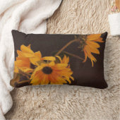チョコレート背景の黄色いヒマワリ ランバークッション (ブランケット)