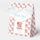 チョコレート赤ちゃんシャワー付き水色ピンクカップケーキ フェイバーボックス (正面サイド)