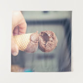 チョコレート・アイスクリームの選択的フォーカス写真 タペストリー (正面(横))