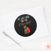 チョコレート・イースター・バニーのおもしろい為に来た ラウンドシール (封筒)