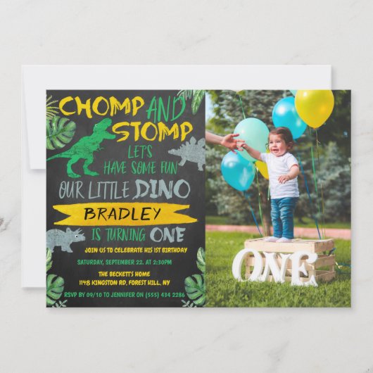 チョンプ&ストンプ!恐竜の少年たち1st誕生日の写真 招待状 (正面)