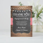 チョークの木製の素朴で赤いチェックカードありがとう サンキューカード (スタンド正面)