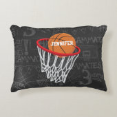 チョークパーソナライズされたボードバスケットボールとフープ アクセントクッション (正面)