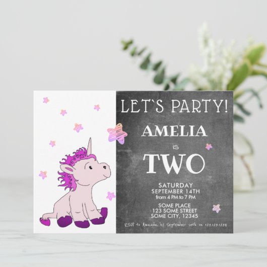 チョークボードかわいいピンクのユニコーン誕生日 招待状 (スタンド正面)