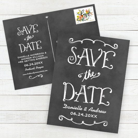 チョークボードの手書き文字でデザインされたSave the Date 案内ポストカード
