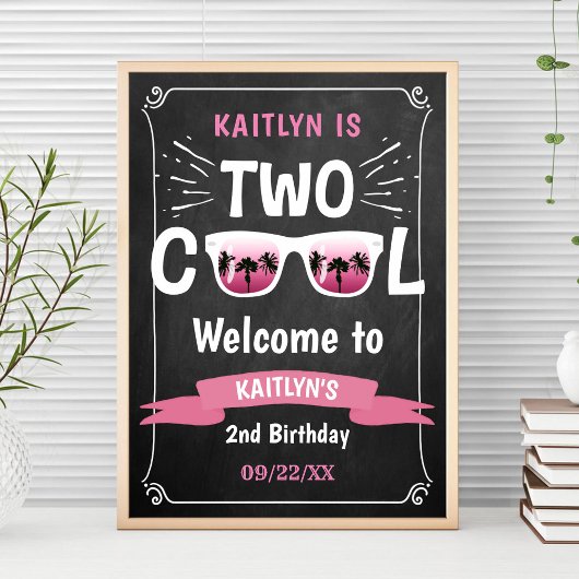 チョークボードの2歳の誕生日ウェルカムサイン Two Cool ポスター