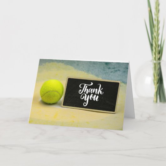 チョークボードca感謝していの上に単語が載ったテニスボール カード (正面)