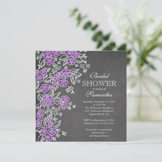 チョークモダンボードフラワーパープルブライダルシャワー 招待状 (スタンド正面)