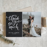 チョーク素朴ボード手文字の写真結婚の サンキューカード<br><div class="desc">与え感謝してい結婚感謝してい、家族や友人に対して、この素朴なフラットカードを持つあなたの家族とフラットなカードは、カリフとフローラルパターンを含むchalkboardの背景を特徴としています。その他の色も利用可能。</div>