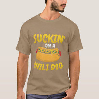 チリドッグホットドッグソーセージファストフードおもしろいフレンド Tシャツ
