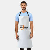 チリーノバレーニュート旅団のロゴ付きエプロン エプロン (着用した状態)