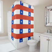 チリ国旗を掲げたシャワーカーテン シャワーカーテン (インサイチュ)