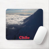 チリ飛んでいるーのオソルノ火山の上空 マウスパッド (マウス)