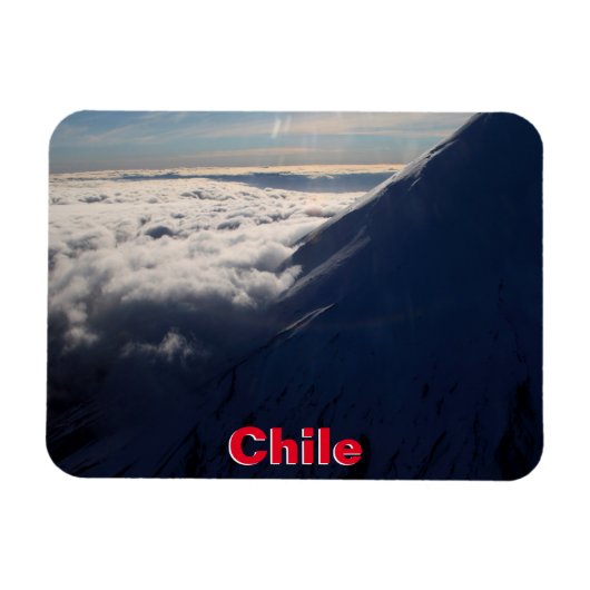 チリ飛んでいるーのオソルノ火山の上空 マグネット (横)