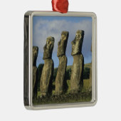 チリ、イースター島、ラパヌイ、アフアキビ メタルオーナメント (右)