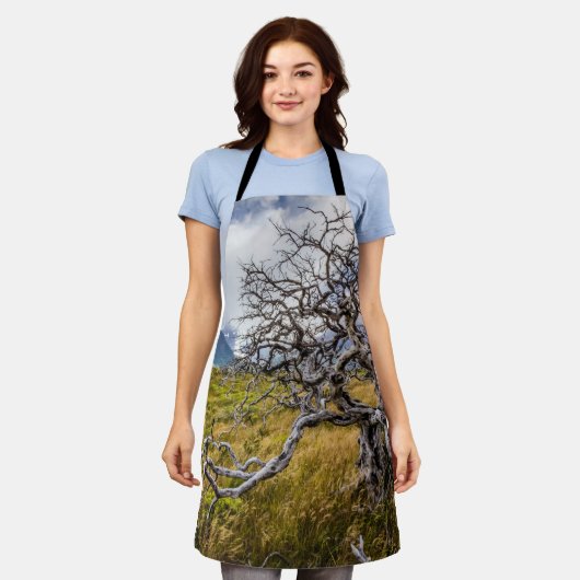チリ、Torres del Paine、Burnt tree エプロン (着用した状態)