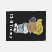 チルクールガイミームティーズ – トランプチルガイミーム フリースブランケット (正面(横))