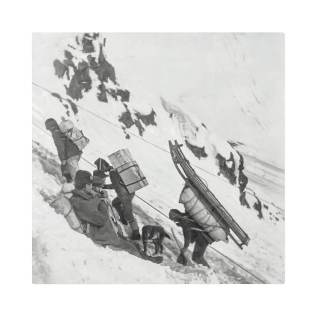 チルコットパス – ユーコン金ゴールドラッシュ1898 メタルプリント (正面)