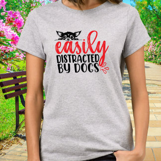 チワおもしろいワに気を取られる Tシャツ