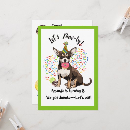 チワハおもしろいドーナツ誕生日パーティーの招待 カード (正面/裏面インサイチュ)