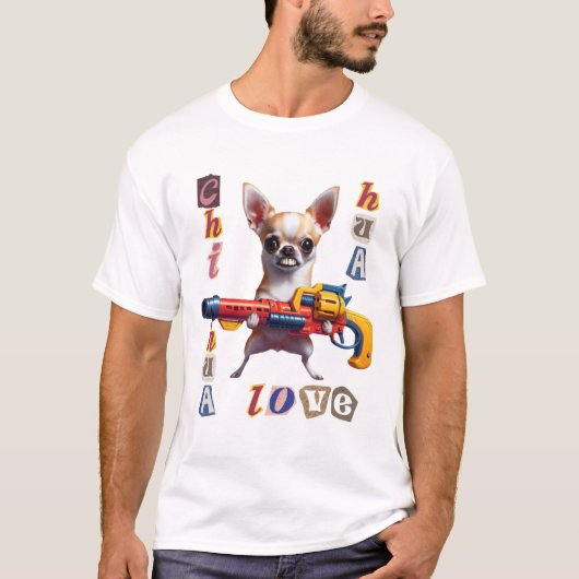 チワホアトラブルメーカーおもちゃ銃でかわいい犬 Tシャツ (正面)