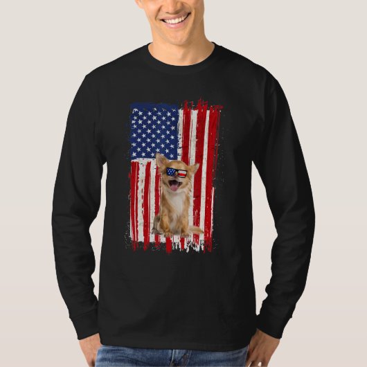 チワホアドッグアメリカ国旗の愛国的独立 Tシャツ (正面)
