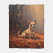 チワワと紅葉の落ち葉 フリースブランケット (正面)