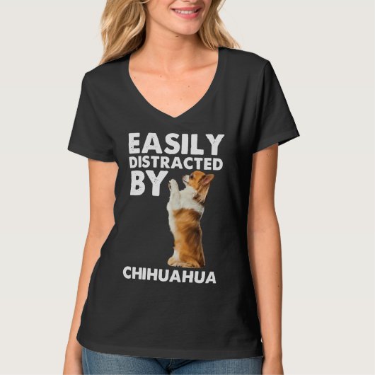 チワワに気を取られる Tシャツ (正面)