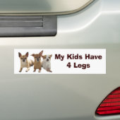 チワワのバンパーステッカーに私の子供4本の足があります バンパーステッカー (車上)