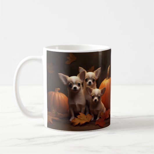 チワワの子犬の秋の喜びのかぼちゃ コーヒーマグカップ (左)