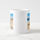 チワワドッグアットザビーチ ジャンボコーヒーマグカップ (正面)